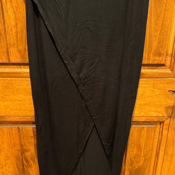 Chic Black Maxi Skirt - Picture 4 of 6